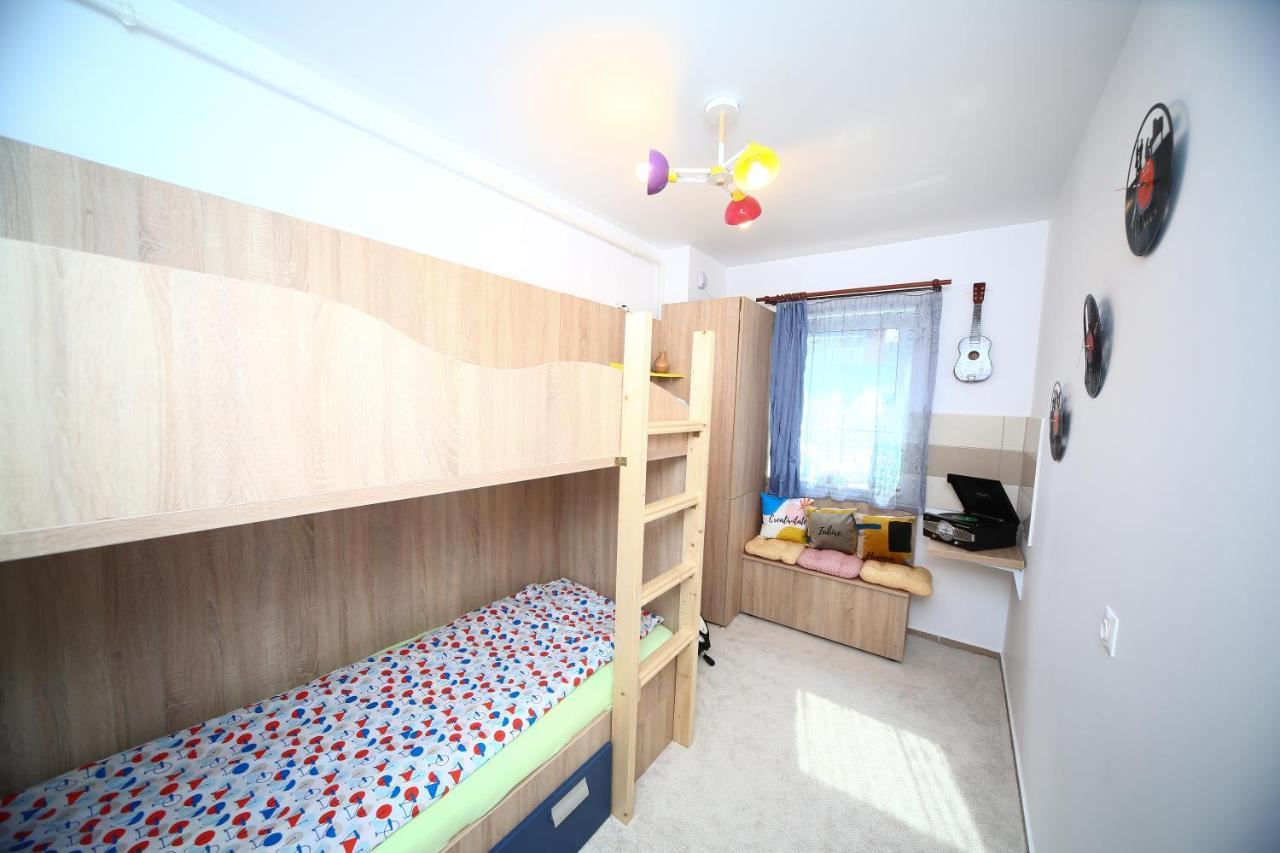 B&M Apartment Brasov Luaran gambar