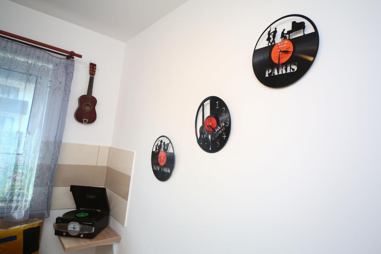 B&M Apartment Brasov Luaran gambar